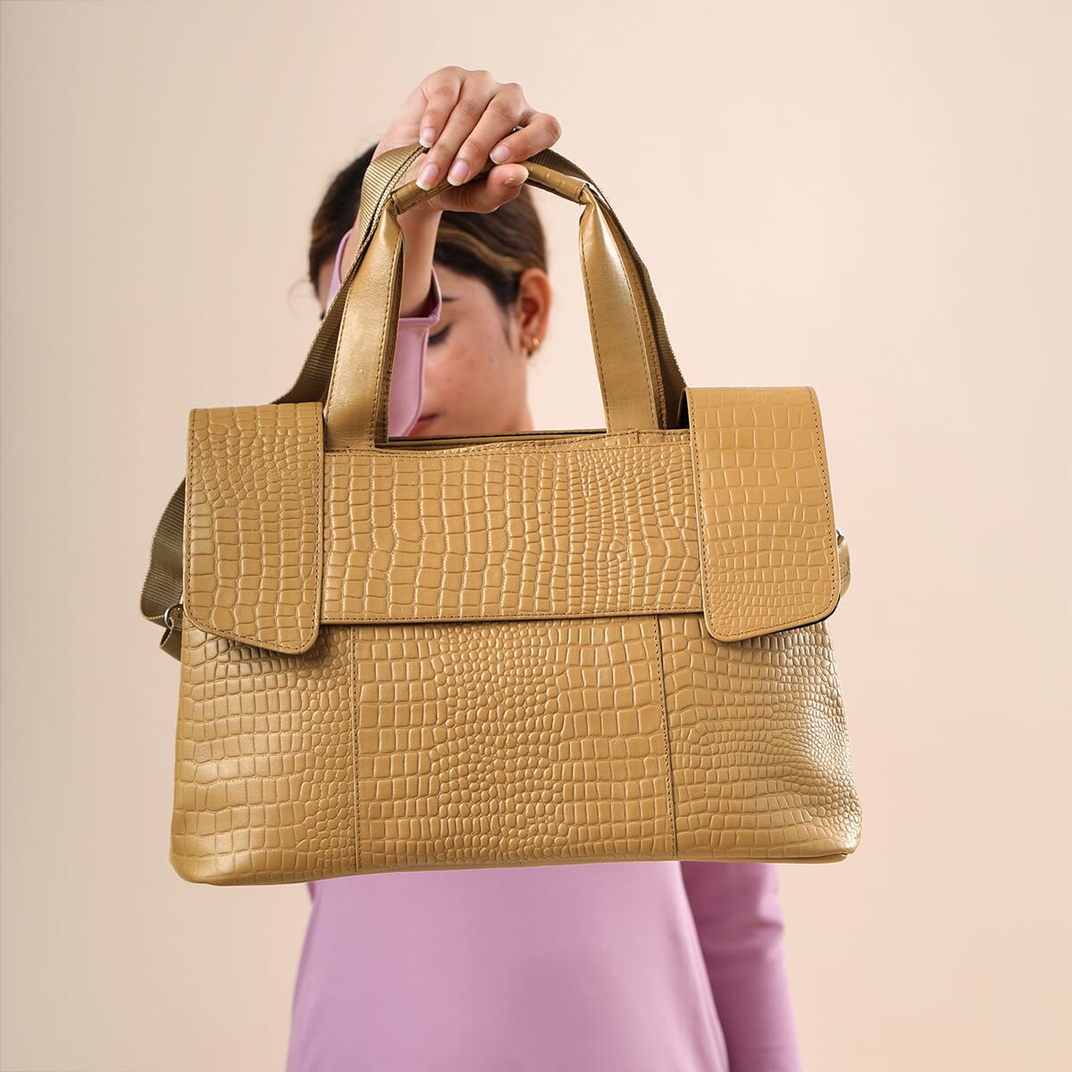 Light Tan Genuine Leather Croco Embossed Shoulder Bag image number 1