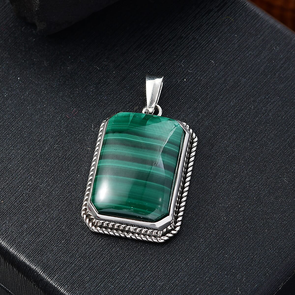 D’joy Artisan Crafted African Malachite 25.40 ctw Men's Pendant without Chain in Sterling Silver image number 1