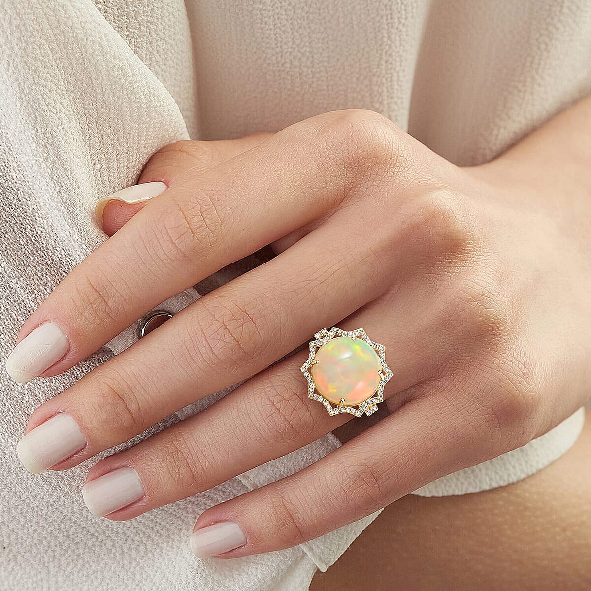 Certified & Appraised Luxoro 14K Yellow Gold AAA Ethiopian Welo Opal, White Diamond (I2) Ring (Size 9.5) 11.20 ctw image number 2