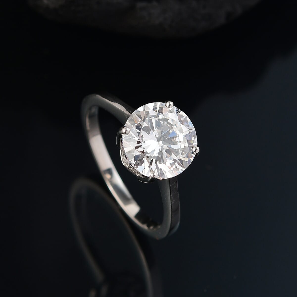 IGI Certified Luxuriant Lab Grown Diamond E-F VS 4.00 ctw Solitaire Ring in 950 Platinum (Size 11.0) image number 1