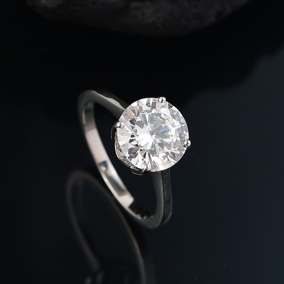 IGI Certified Luxuriant Lab Grown Diamond E-F VS 4.00 ctw Solitaire Ring in 950 Platinum (Size 4.0) image number 1