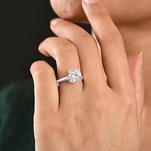 IGI Certified Luxuriant Lab Grown Diamond E-F VS 4.00 ctw Solitaire Ring in 950 Platinum (Size 8.0) (Del. In 8-10 Days)