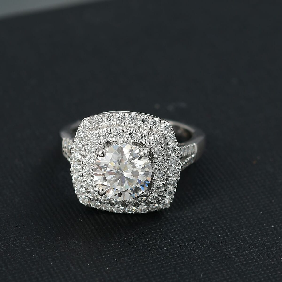 D'Joy Moissanite 2.60 ctw Ring in Rhodium Over Sterling Silver (Size 11.0)  image number 1