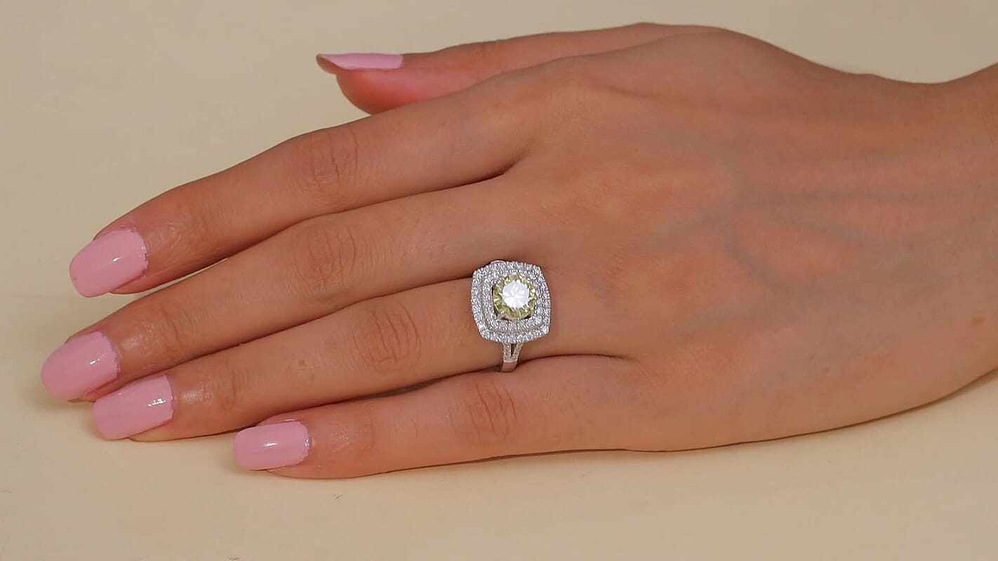 D'Joy Moissanite 2.60 ctw Ring in Rhodium Over Sterling Silver (Size 10.0)