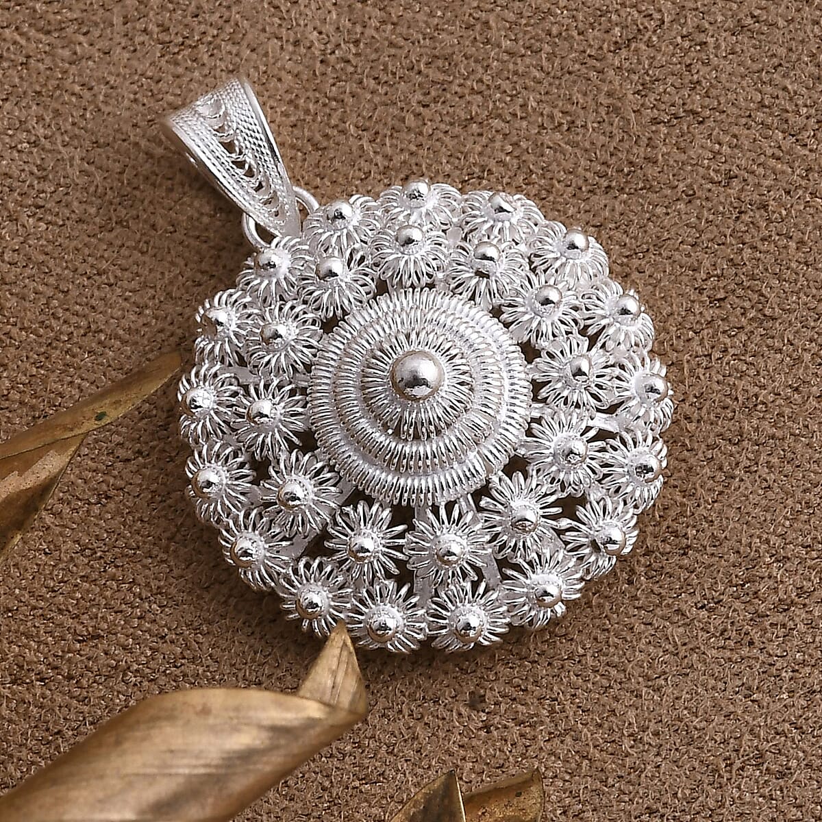 Artistry Tarakashi Collection Sterling Silver Floral Pendant (4.05 Grams) image number 1