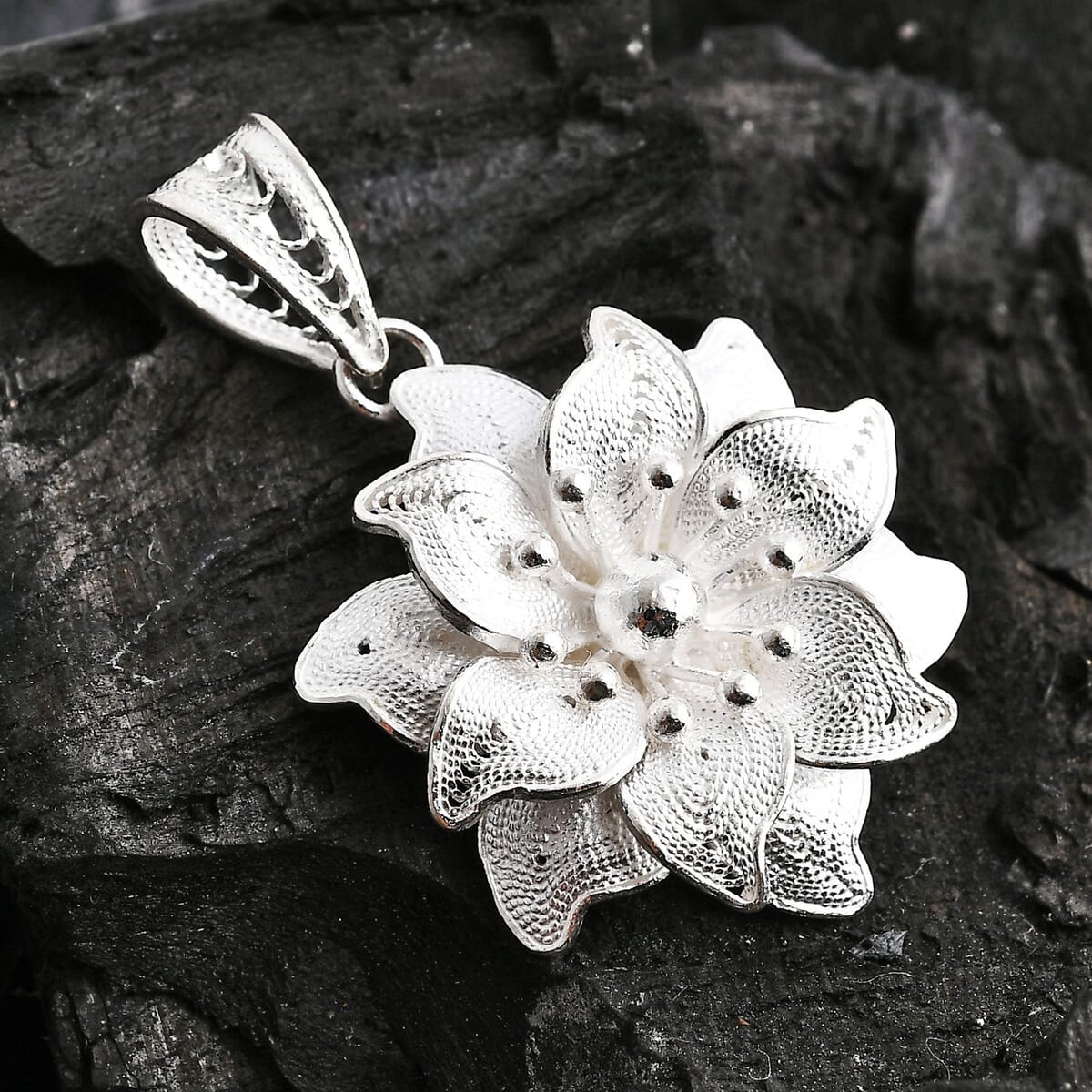 Artistry Tarakashi Collection Flower Pendant in Sterling Silver 3.40 Grams image number 1