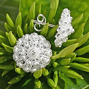 Artistry Tarakashi Collection Sterling Silver Floral Earrings (4.50 Grams)