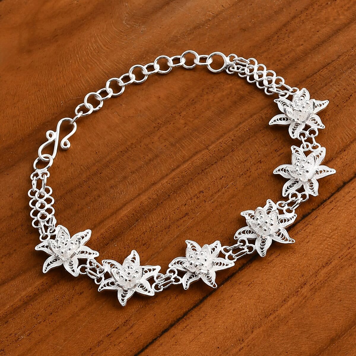 Artistry Tarakashi Collection Floral Bracelet in Sterling Silver (6.50 In) 7.75 Grams image number 1