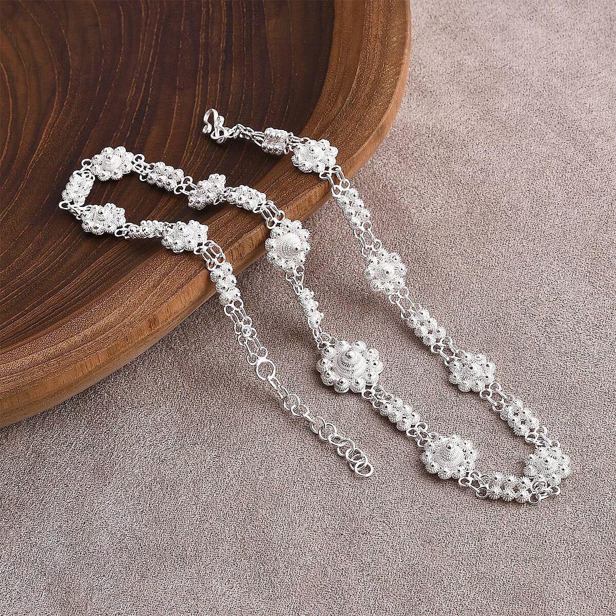 Artistry Tarakashi Collection Sterling Silver Floral Necklace (18 Inches) (20.05 Grams) image number 1