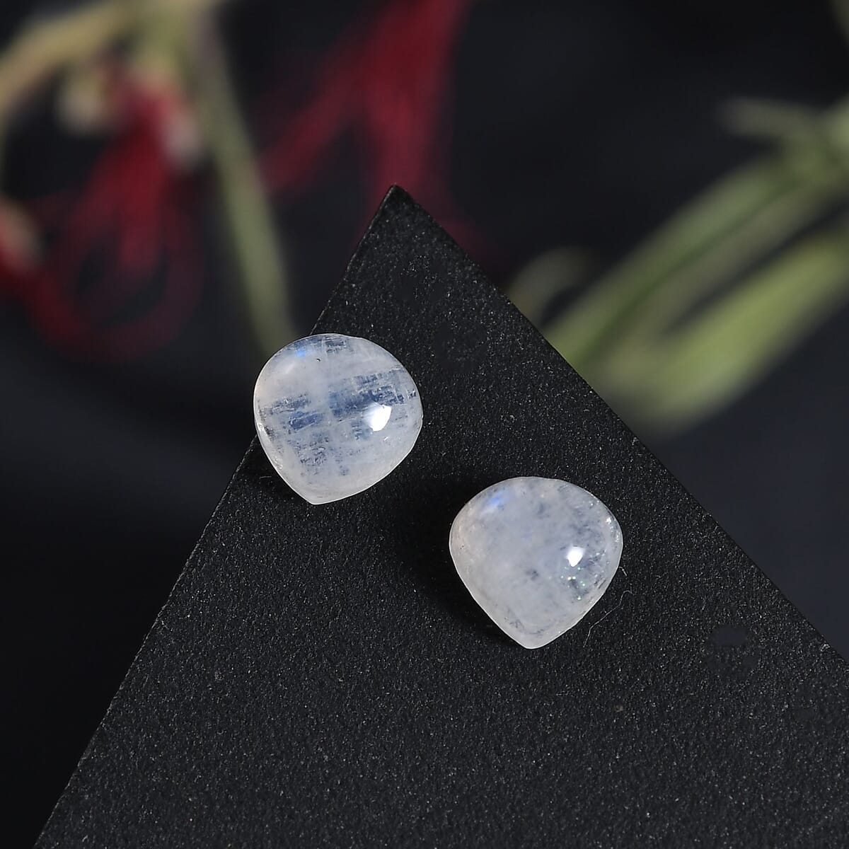 Rainbow Moonstone (Hrt 5 mm) 0.91 ctw Loose Gemstone image number 1