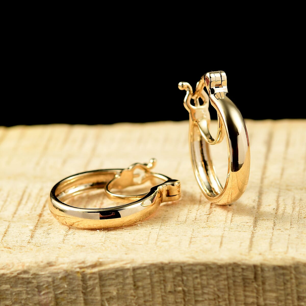 10K Yellow Gold Classic Hoop Earrings 1.68 Grams image number 1