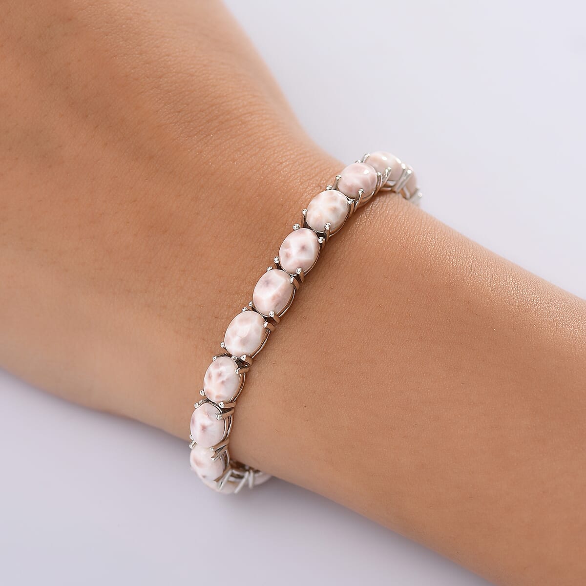 D'Joy Pink Natrolite 23.50 ctw Turtle Bracelet in Rhodium Over Sterling Silver (8.00 In) image number 2