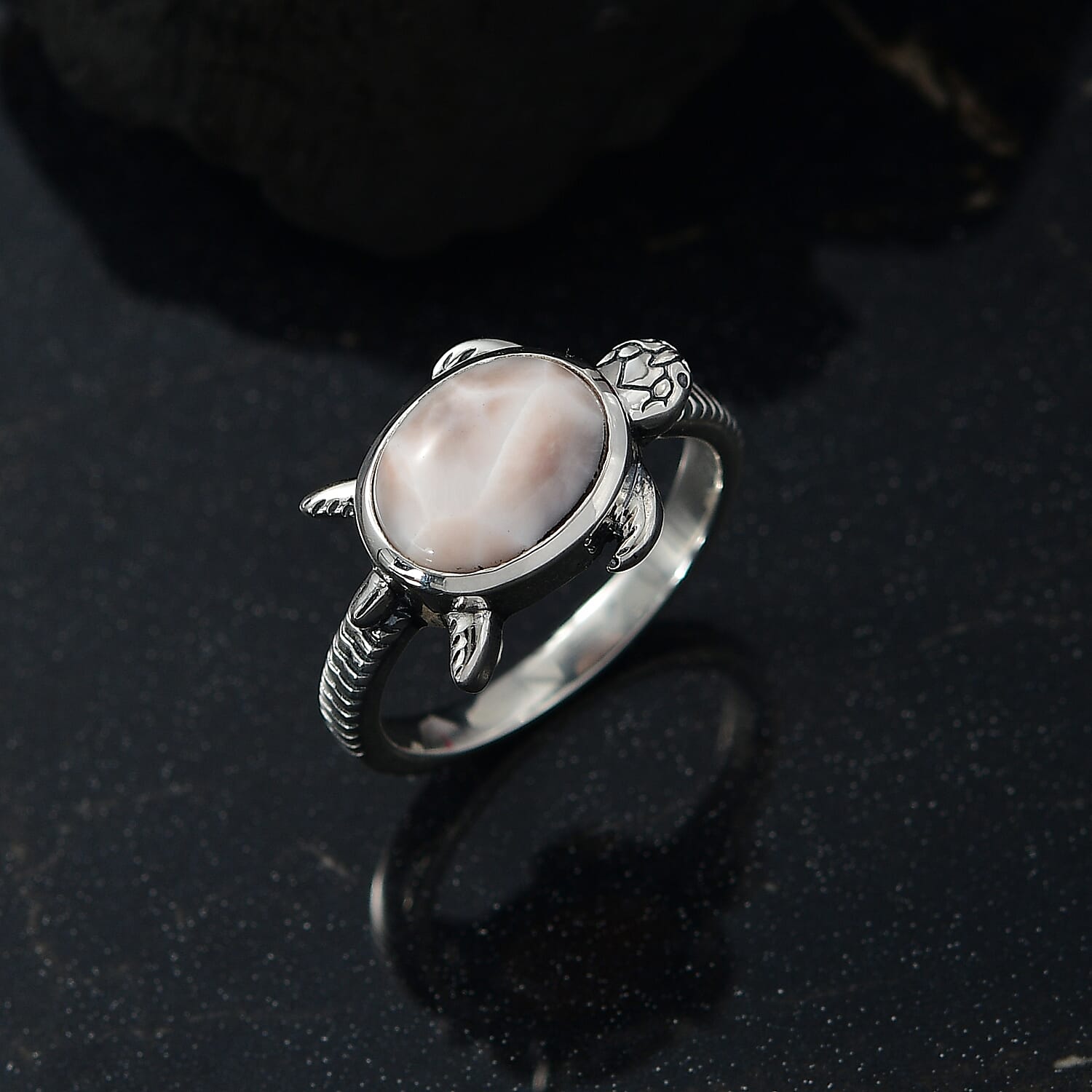 D'Joy Pink Natrolite 2.30 ctw Turtle Ring in Sterling Silver (Size 10.0)