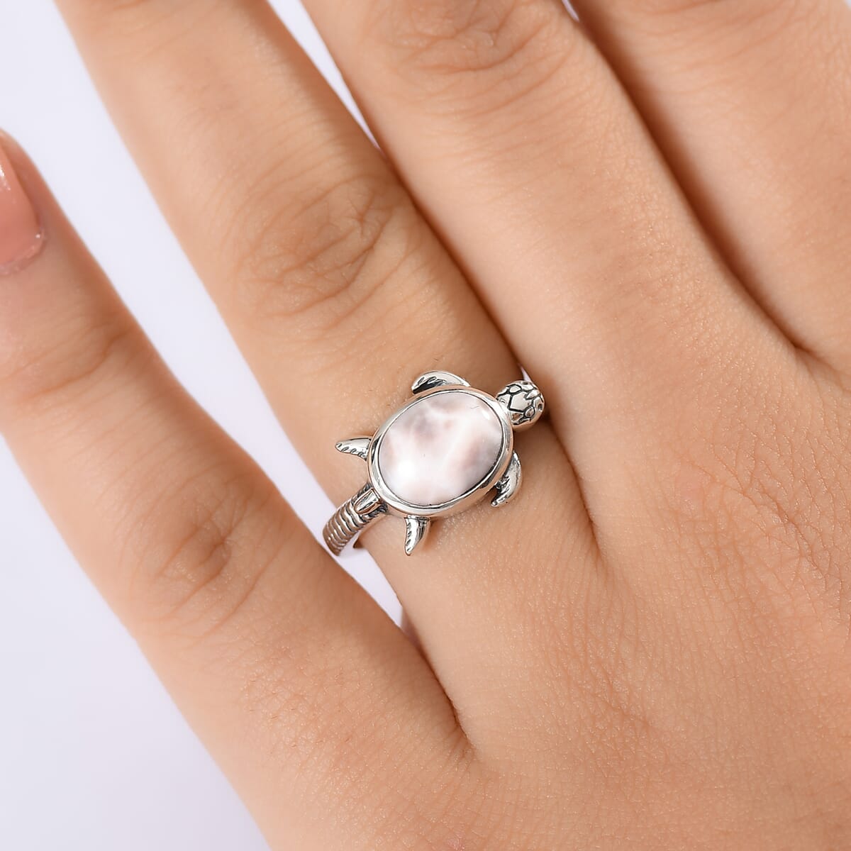 D'Joy Pink Natrolite 2.30 ctw Turtle Ring in Sterling Silver (Size 10.0) image number 2