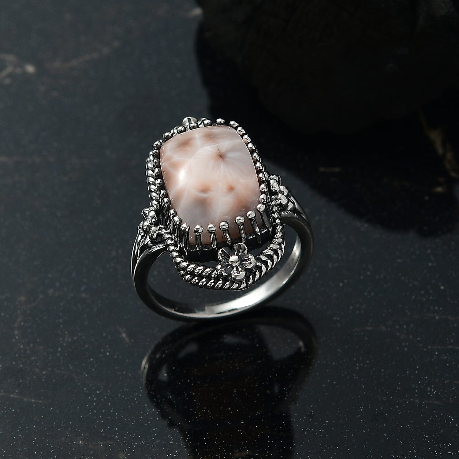 D'Joy Artisan Crafted Pink Natrolite 6.70 ctw Blooming flowers Ring in Sterling Silver (Size 10.0)