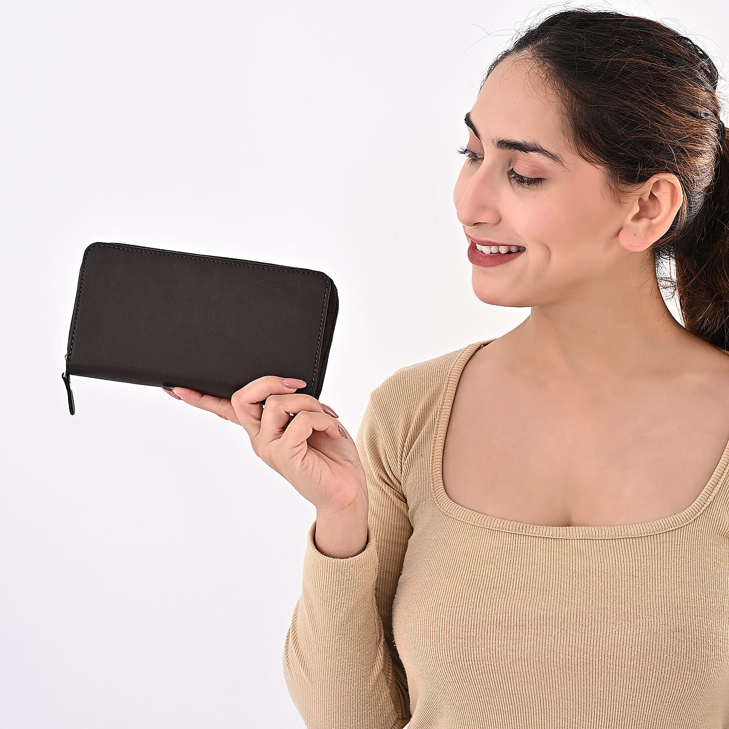 Livmore Brown Genuine Leather Womens Wallet with Single Zip Compartment