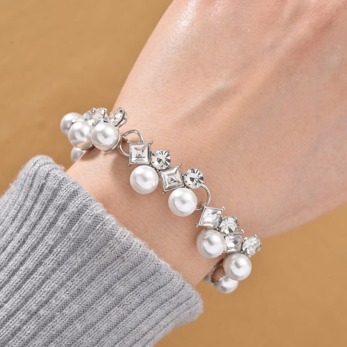 TLV White Shell Pearl and Austrian Crystal Bracelet in Silvertone (6.50-8.0In) image number 1