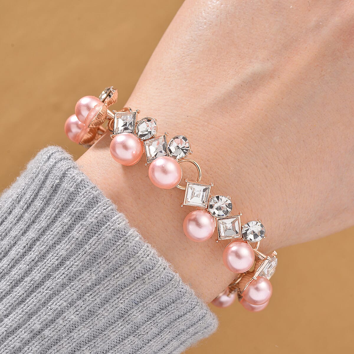 Pink Shell Pearl and Austrian Crystal Bracelet in Rosetone (6.50-8.0In) image number 1