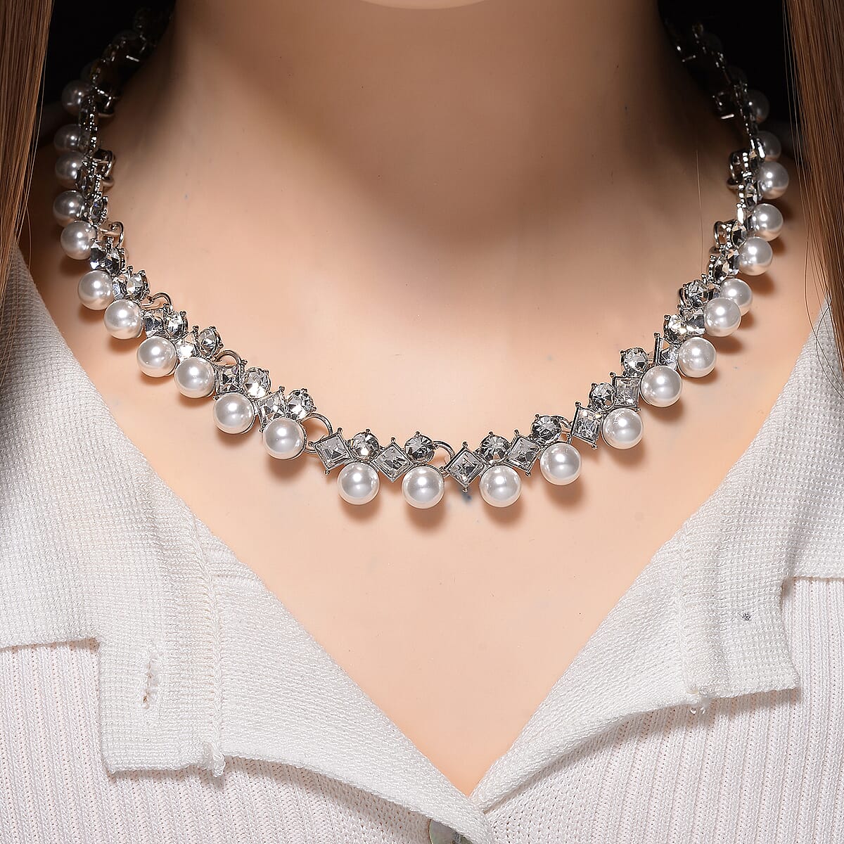 White Shell Pearl and Austrian Crystal Necklace in Silvertone 18-20 Inches image number 1