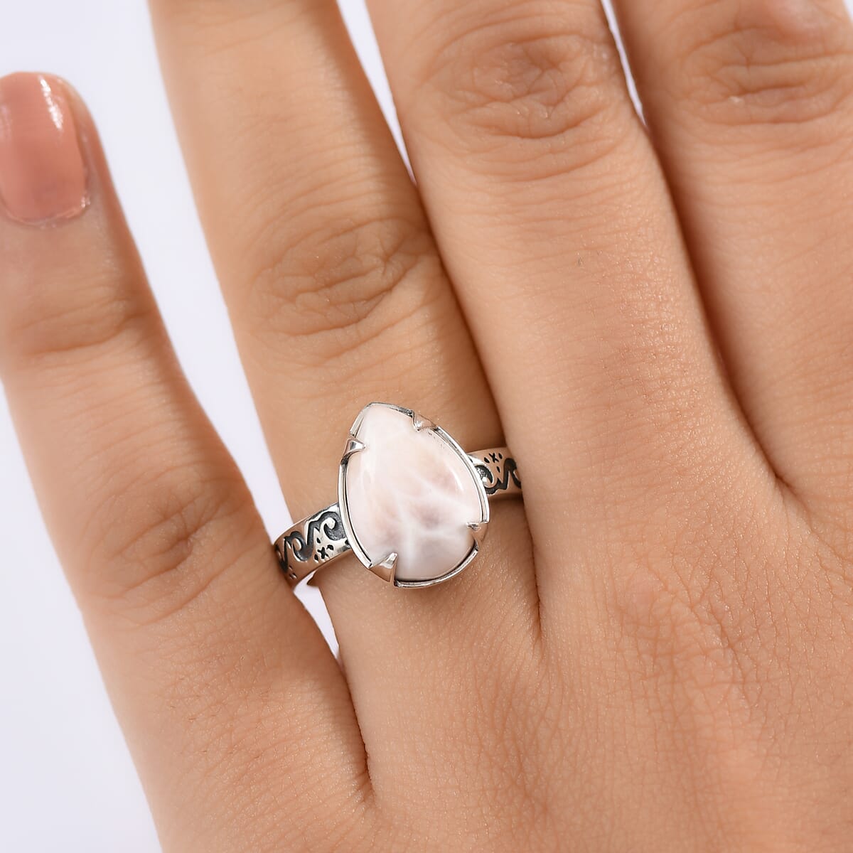 D'Joy Artisan Crafted Pink Natrolite 4.50 ctw Swirls Ring in Sterling Silver (Size 10.0) image number 2