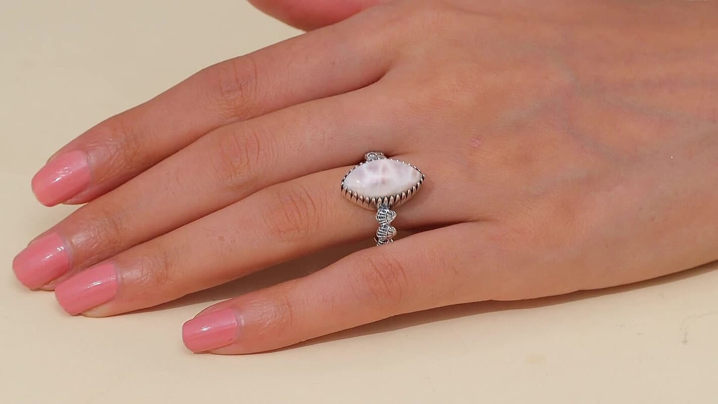 D'Joy Artisan Crafted Pink Natrolite 6.30 ctw Seashell Ring in Sterling Silver