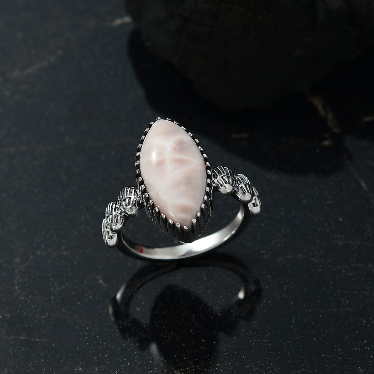 D'Joy Artisan Crafted Pink Natrolite 6.30 ctw Seashell Ring in Sterling Silver (Size 10.0) image number 1