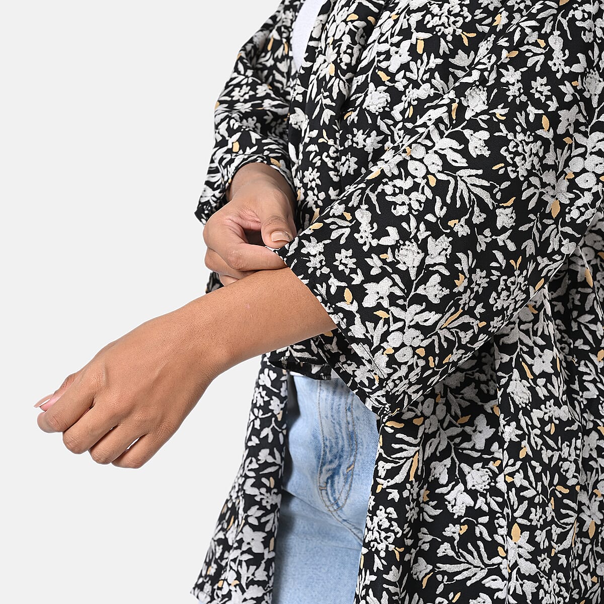 Black Floral Polyester Kimono (30x24), Scrunchie (28x3.5) and Scarf (68x 12)  image number 8