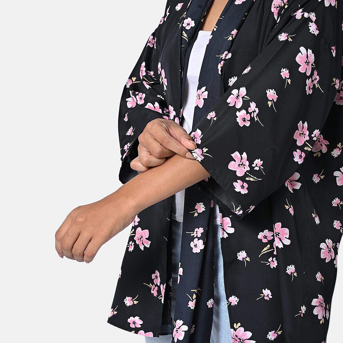Pink Floral Polyester Kimono (30x24), Scrunchie (28x3.5) and Scarf (68x 12)  image number 8