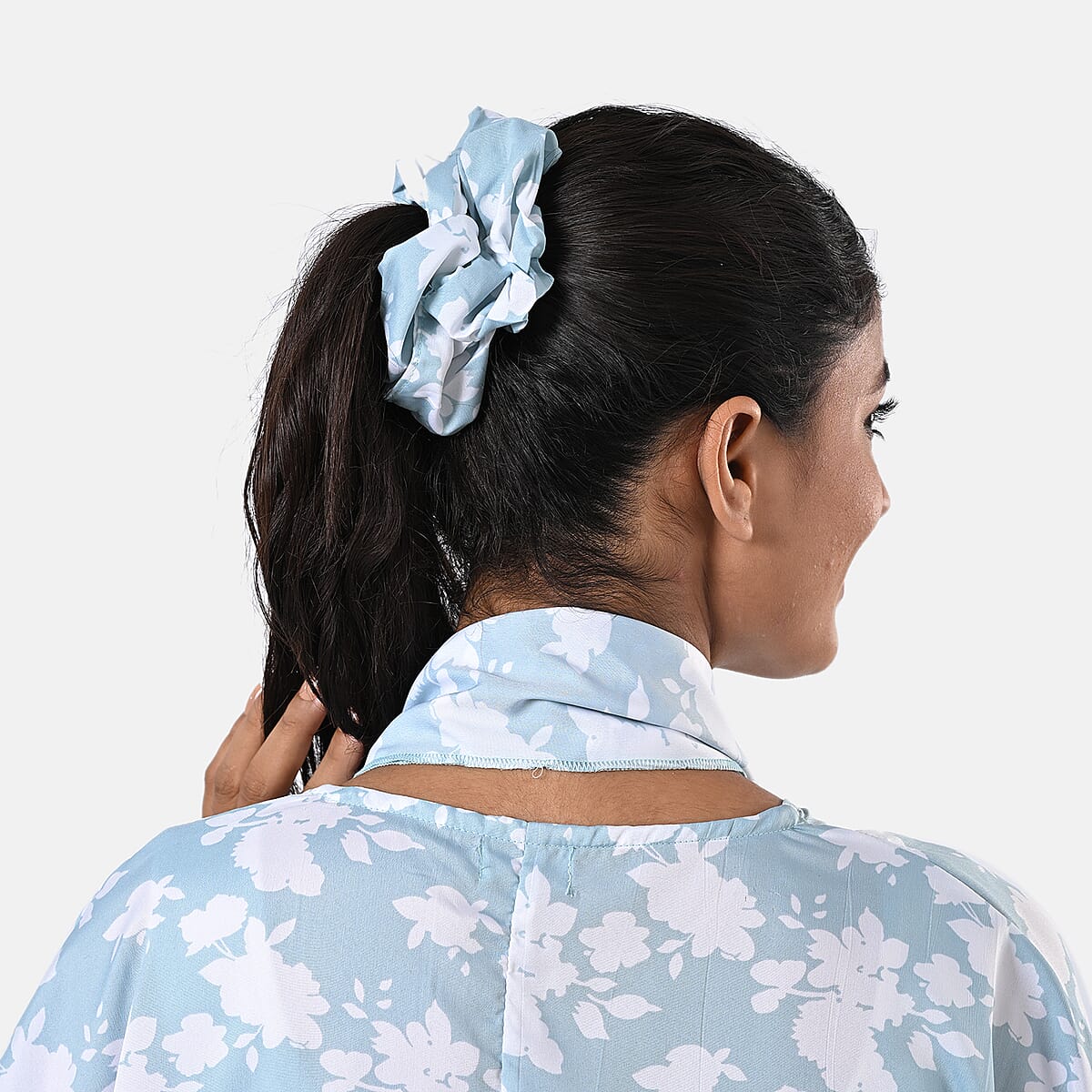 Mint Floral Polyester Kimono (30x24), Scrunchie (28x3.5) and Scarf (68x 12)  image number 7