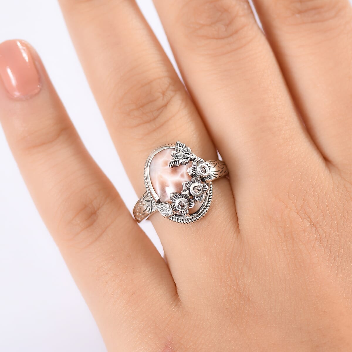 D'Joy Artisan Crafted Pink Natrolite and Natural Champagne Zircon 5.50 ctw Dragonfly with Flower Ring in Sterling Silver (Size 10.0) image number 2