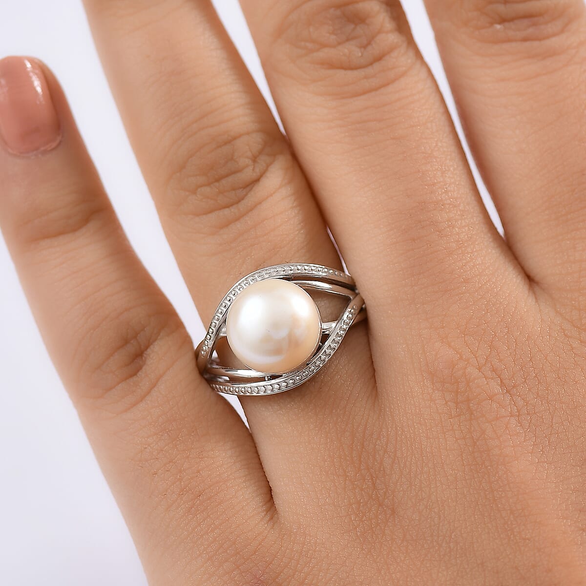 D'Joy Freshwater Pearl Split Shank Ring in Rhodium Over Sterling Silver (Size 6.0) image number 2