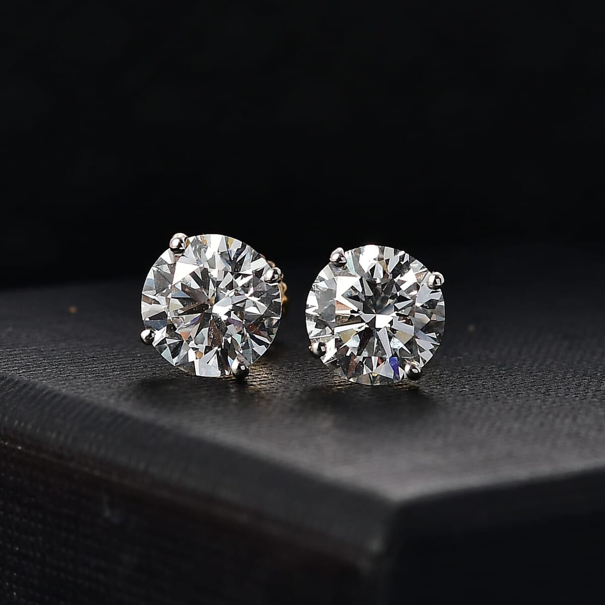 IGI Certified Luxuriant Lab Grown Diamond E-F VS 3.00 ctw Solitaire Stud Earrings in 10K Yellow Gold image number 1