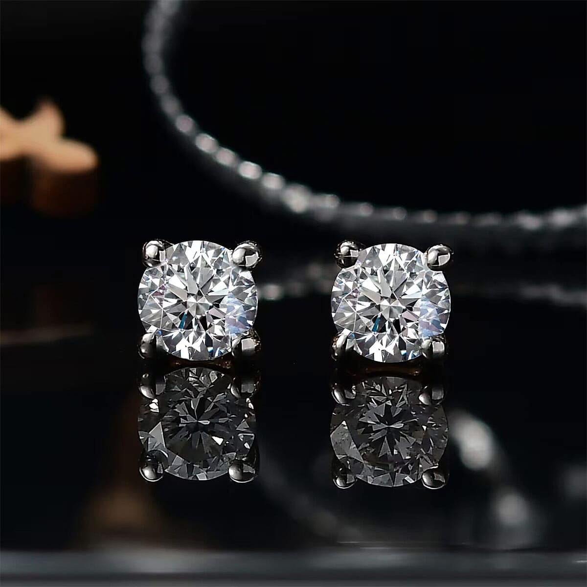 Luxuriant Lab Grown Diamond E-F VS 0.50 ctw Solitaire Stud Earrings in 14K Yellow Gold image number 8