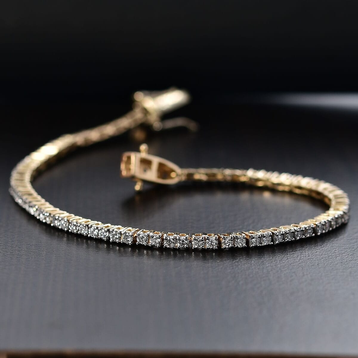 Luxuriant Lab Grown Diamond E-F VS 3.00 ctw Bracelet in 10K Yellow Gold (7.25 In) image number 1