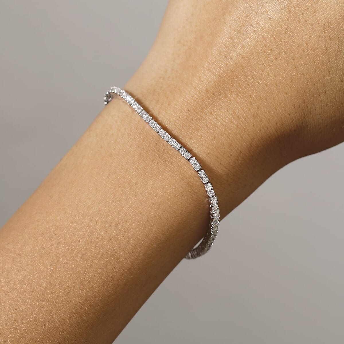 Luxuriant Lab Grown Diamond E-F VS 3.00 ctw Bracelet in 10K White Gold (6.50 In) image number 2