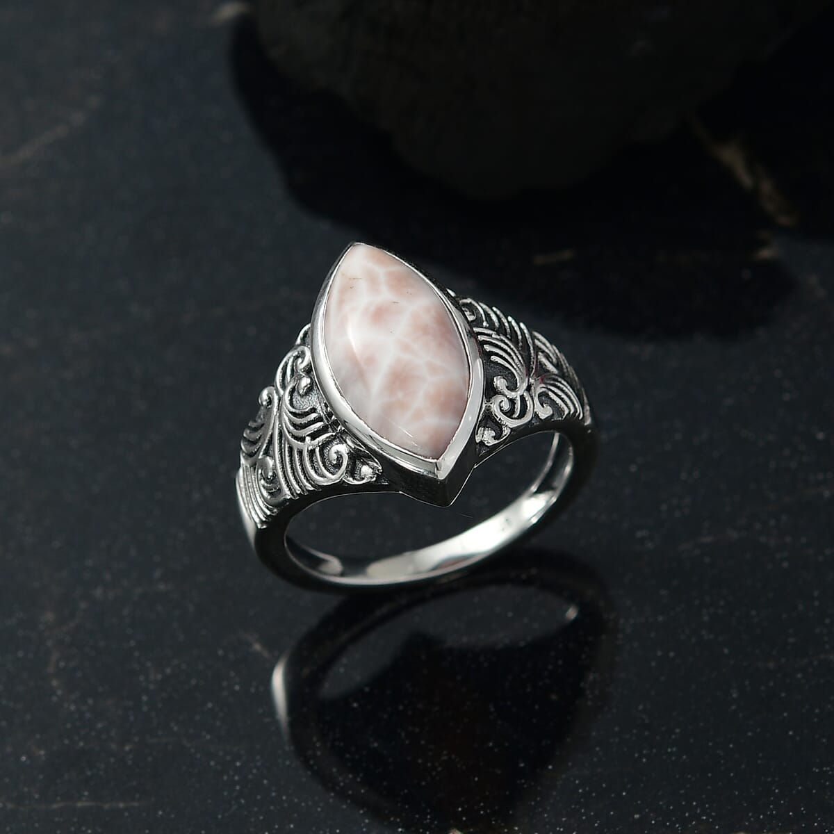 D'Joy Artisan Crafted Pink Natrolite 4.50 ctw Filigree Ring in Sterling Silver (Size 10.0) image number 1