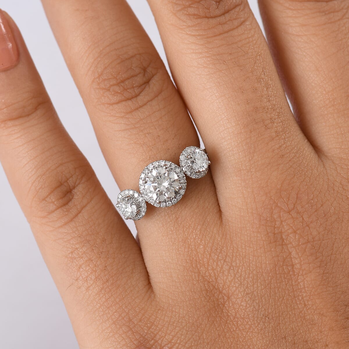IGI Certified Luxuriant Lab Grown Diamond E-F VS 2.00 ctw Ring in 950 Platinum image number 2