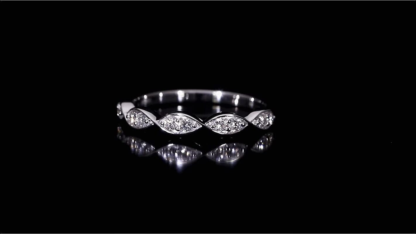 Luxuriant Lab Grown Diamond Ring
