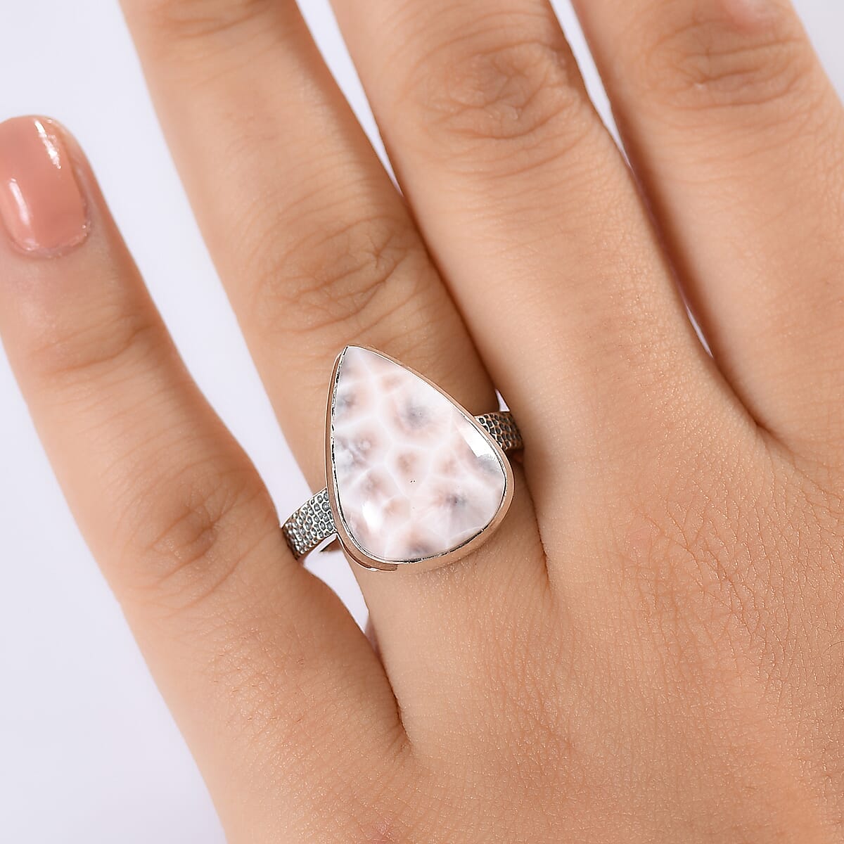 D'Joy Artisan Crafted Pink Natrolite 10.00 ctw Shark Teeth Ring in Sterling Silver (Size 8.0) image number 2