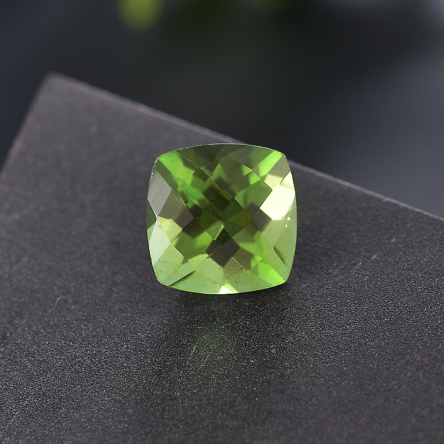 Chartreuse Quartz (Cush 10x10 mm) 4.30 ctw Loose Gemstone