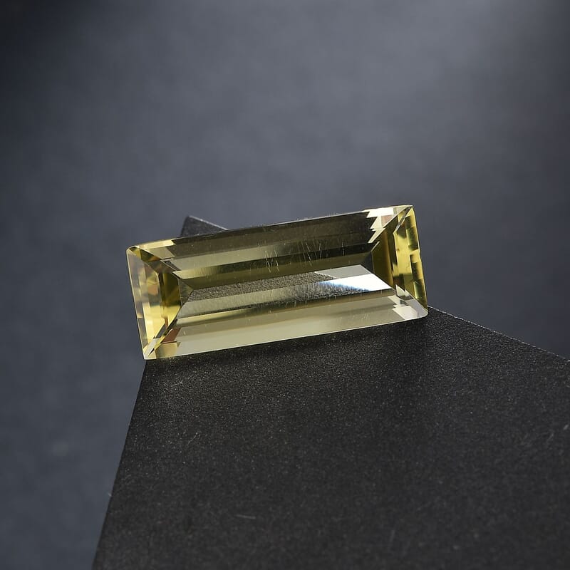 AAA Green Gold Quartz (Bgt 20x8 mm) 6.75 ctw Loose Gemstone