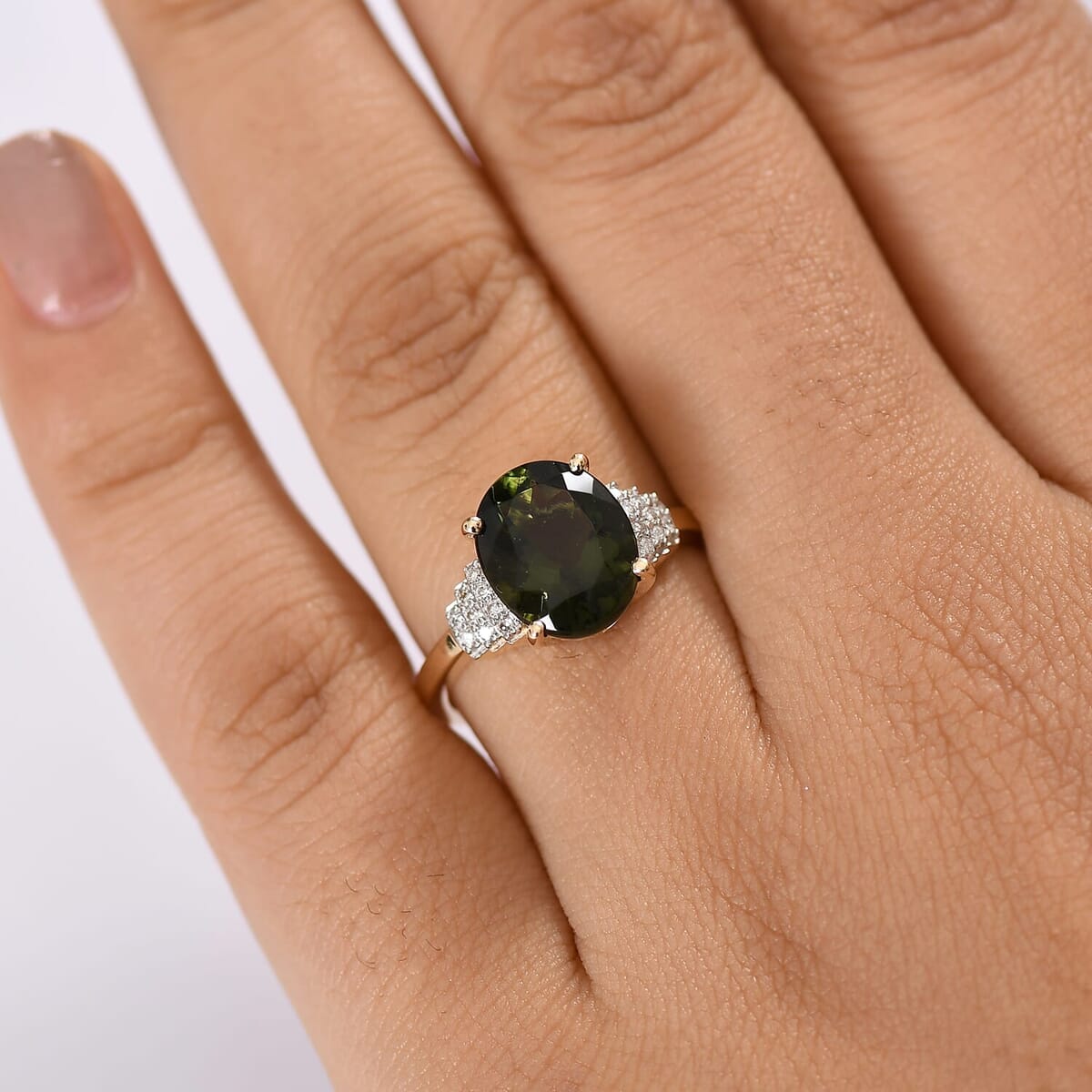 Luxoro 10K Yellow Gold AAA Bohemian Moldavite, Diamond (G-H, I2) Ring (Size 10.0) 3.10 ctw image number 2