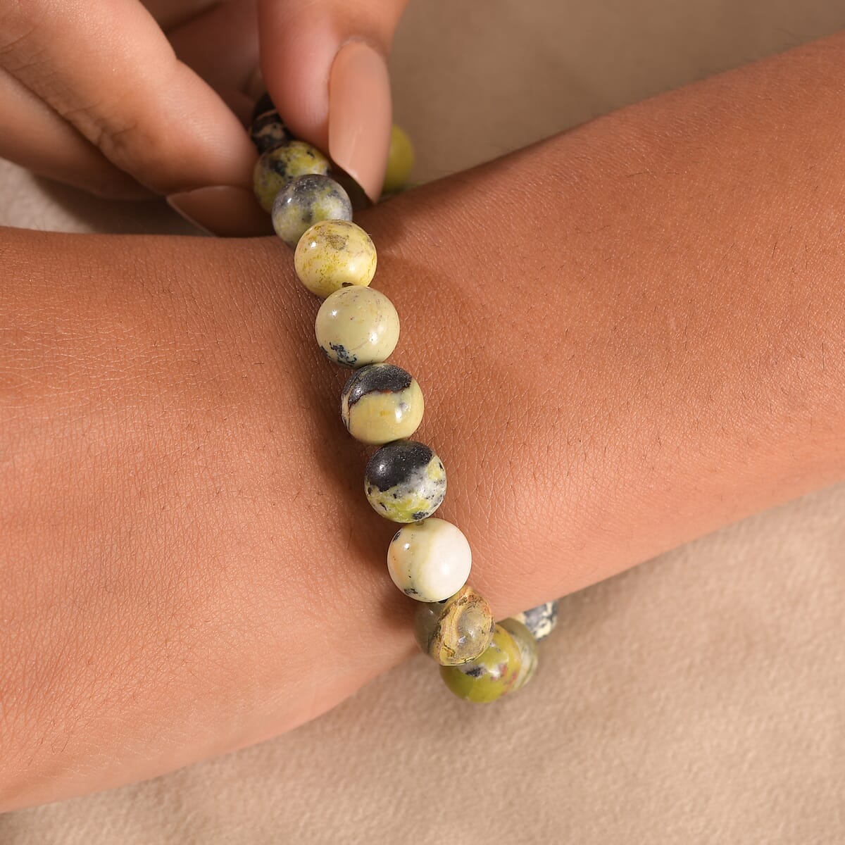 Serpentine Beaded 150.00 ctw Stretch Bracelet  image number 2