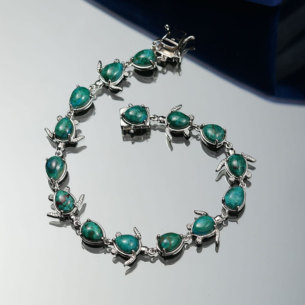 Ever True Chrysocolla 21.15 ctw Traveling Turtle Bracelet in Platinum Bond (8.00 In) image number 1