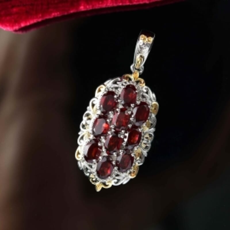 Garnet 4.50 ctw Pendant in Silvertone