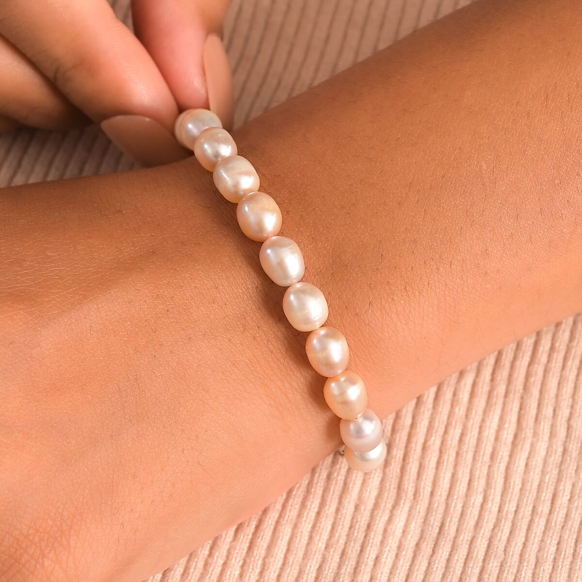 Peach Freshwater Pearl Bracelet in Stainless Steel (7.25-9.25In) image number 2