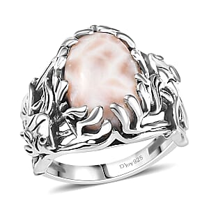 D'Joy Artisan Crafted Pink Natrolite 7.65 ctw Fish Ring in Sterling Silver (Size 7.0)