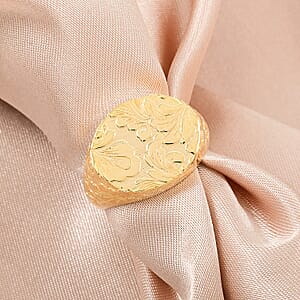 Italian Antique Stencil Ring in 10K Yellow Gold (Size 7.0) 2.21 Grams