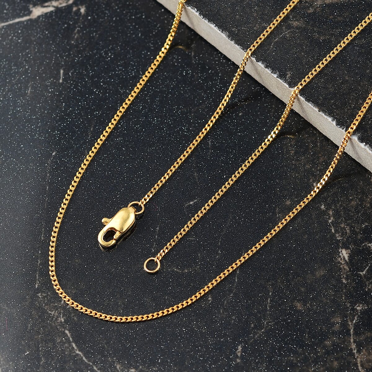22K Yellow Gold Curb Chain Necklace 20 Inches 2.64 Grams image number 1