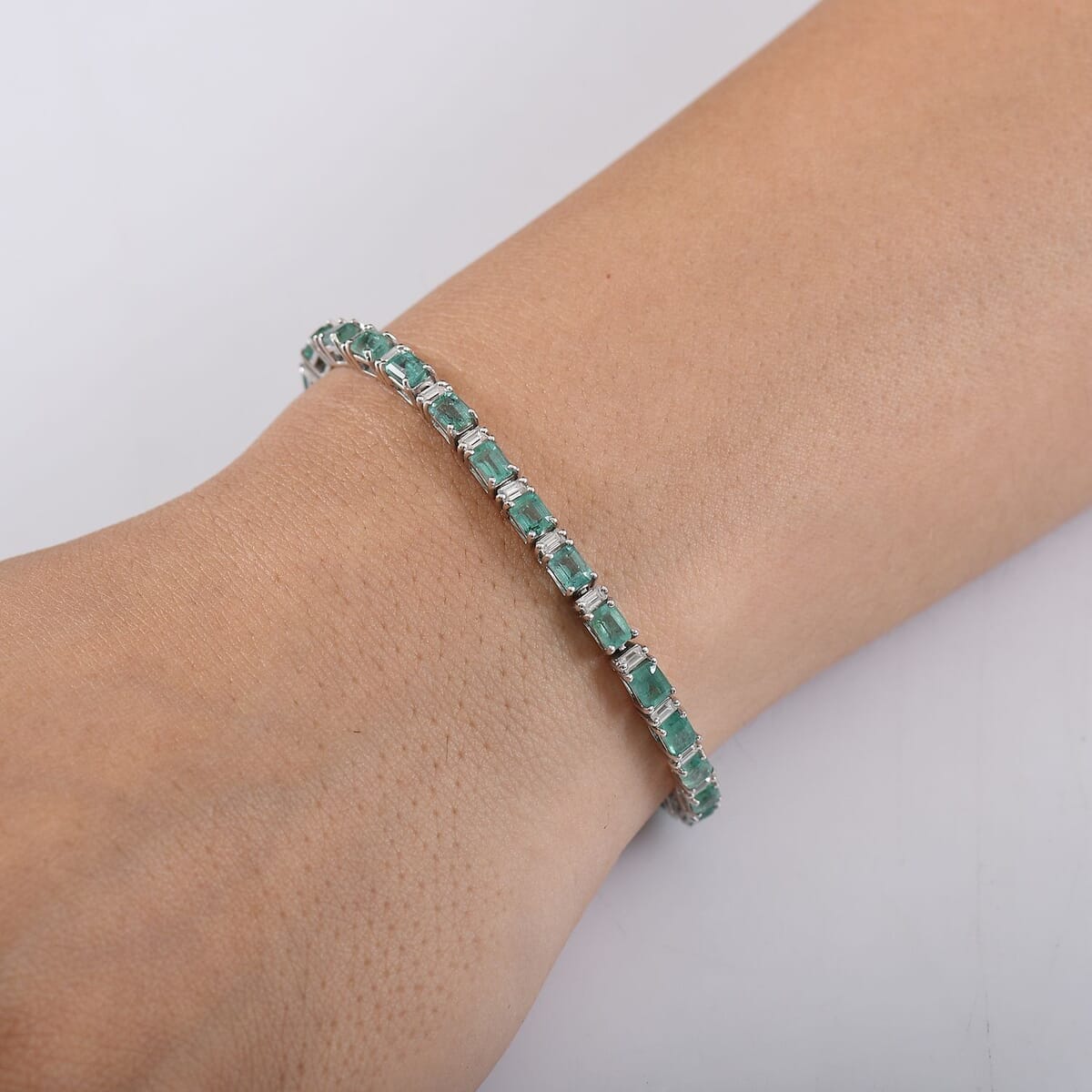 D’Joy Premium Kagem Zambian Emerald, Moissanite Bracelet in Rhodium Over Sterling Silver (7.25 In) 7.20 ctw image number 2